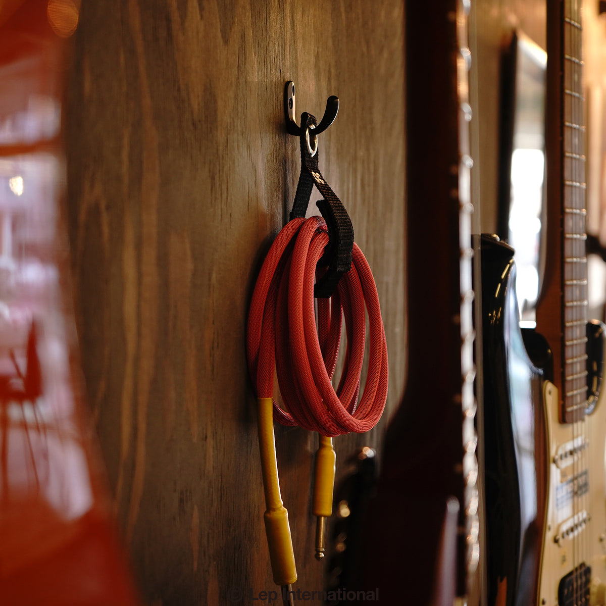 One Control Cable Hang ONE