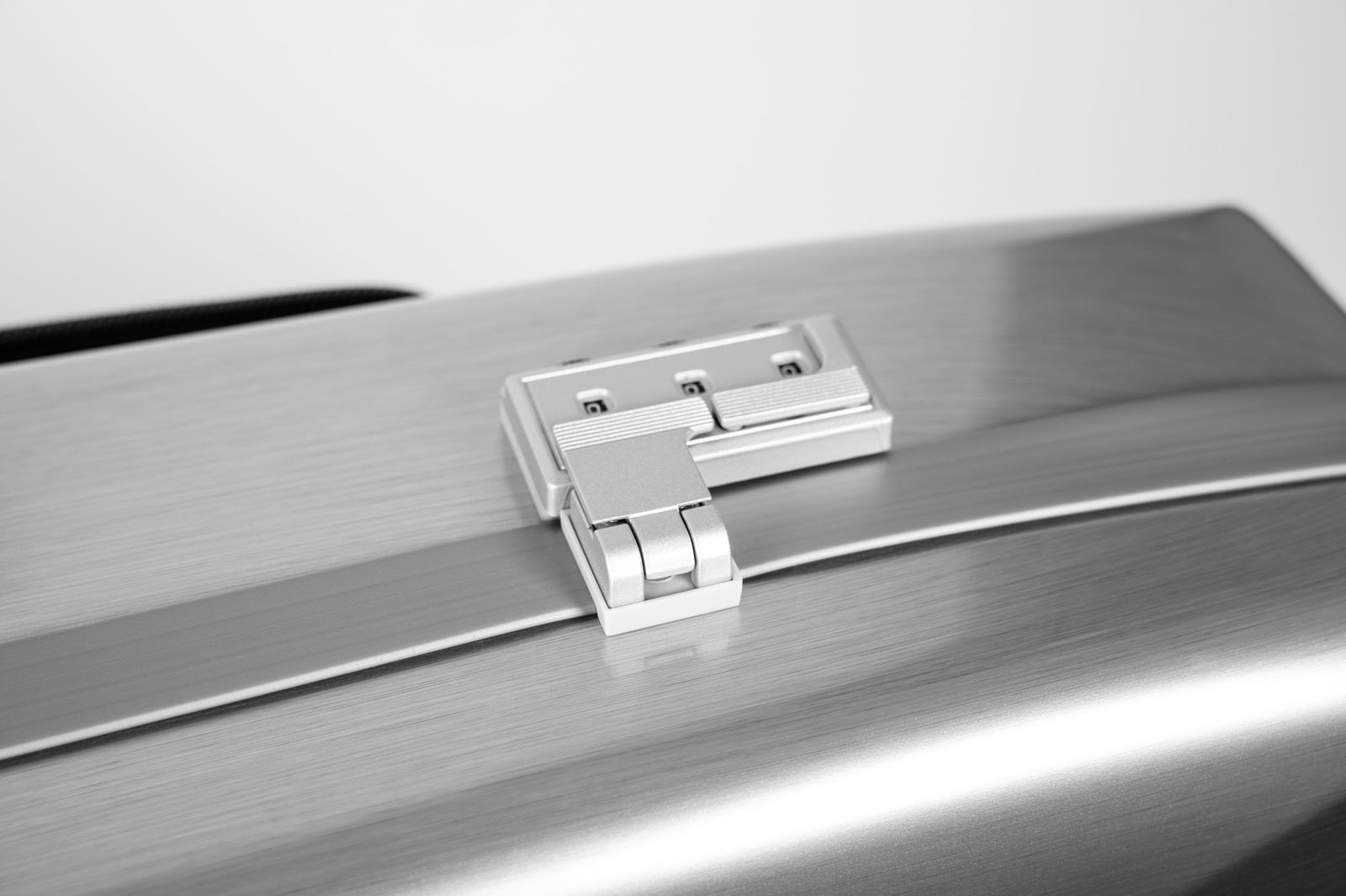 BAM LA DEFENSE Hightech Oblong Viola Case with Back Pocket