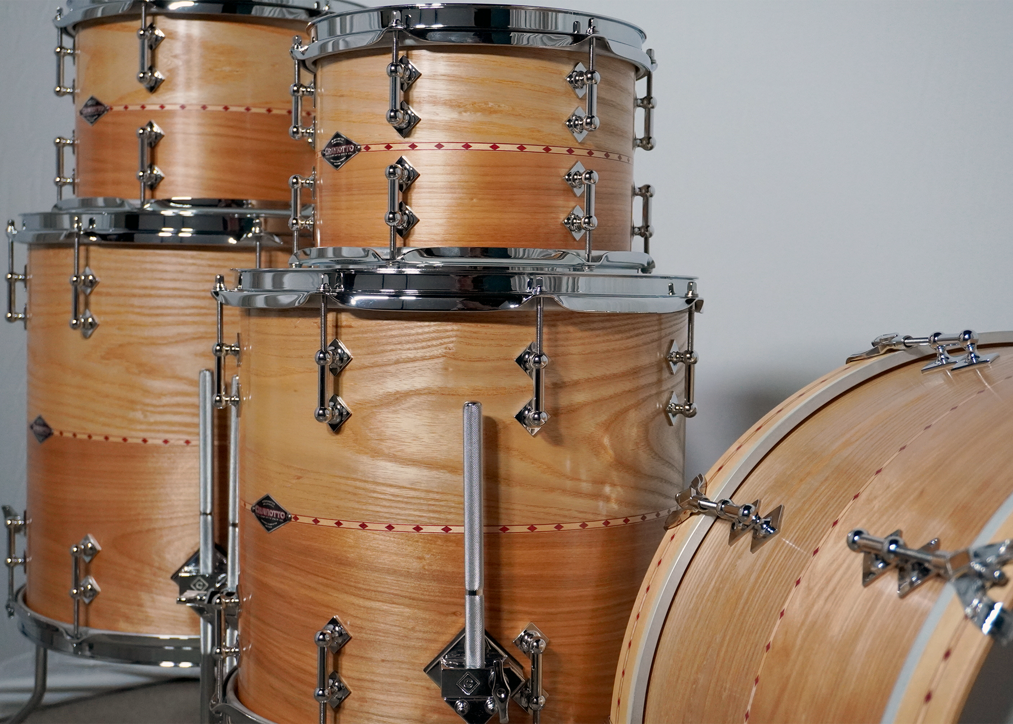 CRAVIOTTO Custom Shop Ash & Red Birch Kit 10x7, 12x8, 14x13, 16x15, 22x15 w/ Red Inlay, 45' Edges (Ex-Artist Demo)